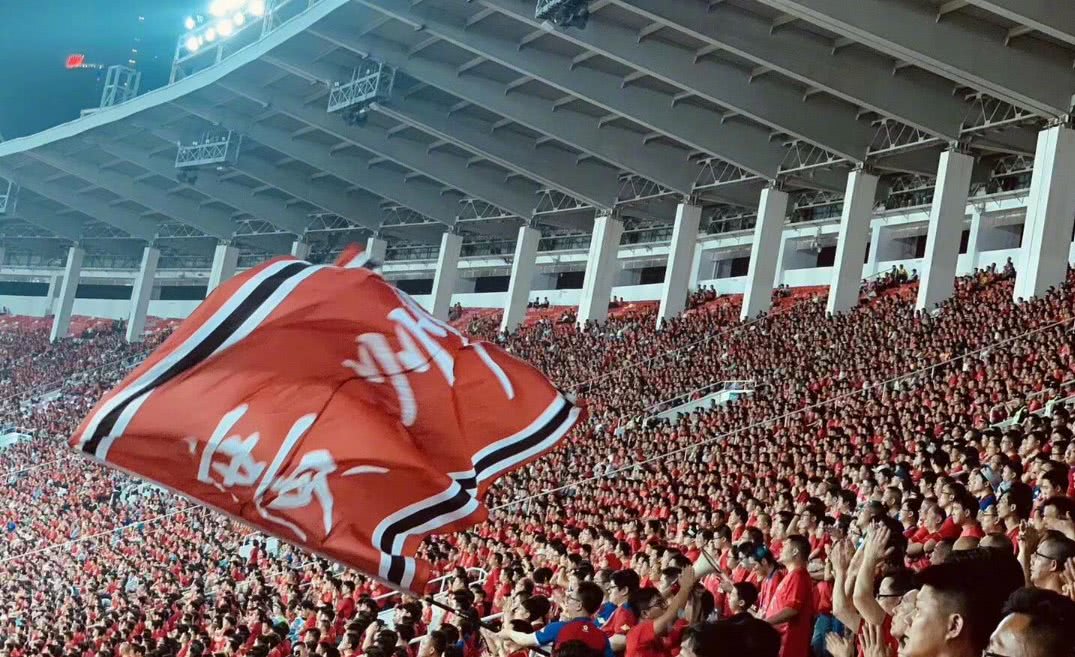 关于广州富力主场战平天津天海，双方战成平局的信息